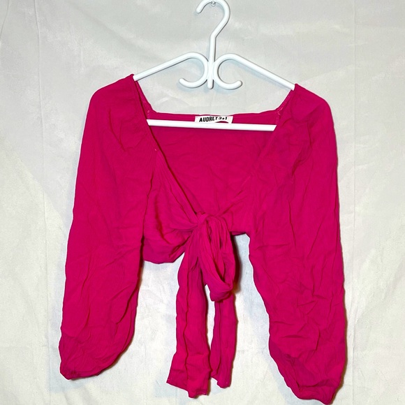 Crop top (OOTDFash)💜 - Picture 2 of 2